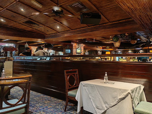 Trader Vic's Millennium Plaza - Hospitality and gastronomy