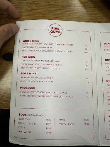 Opinii despre Five Guys Dubai Airport în Dubai - Hospitality and gastronomy