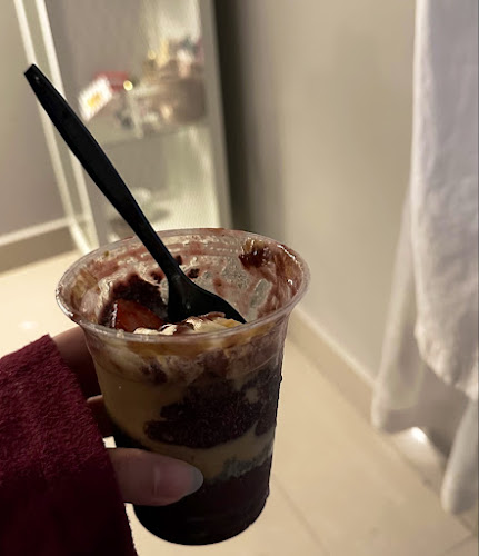 Oakberry Acai Bowls - Hospitality and gastronomy