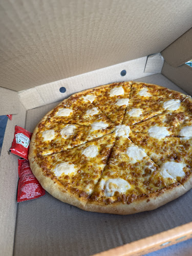 Lazio'z Pizza - Pizza Restaurant in Al Karama - Hospitality and gastronomy