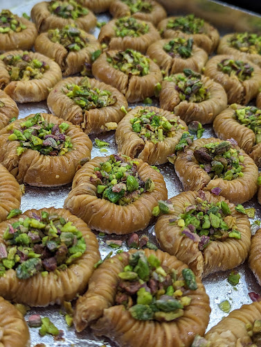 Bait Al Kashta & sweets