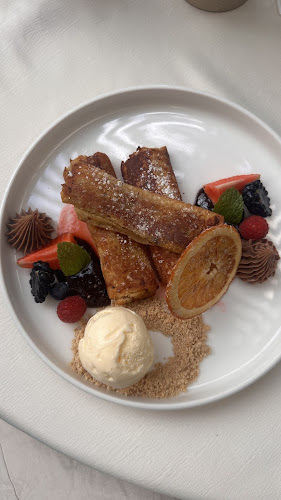 The bench - Abu Dhabi