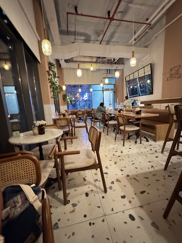 Comentarii opinii despre Friends Avenue Cafe JLT