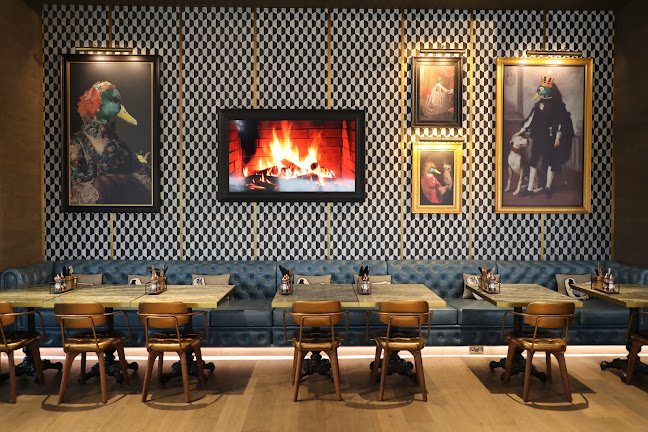 The Duck Hook - Dubai