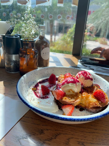 Opinii despre Friends Avenue Cafe JLT în Dubai - Hospitality and gastronomy