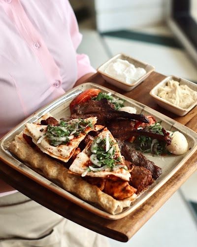Opinii despre Shababeek Restaurant în Sharjah - Hospitality and gastronomy