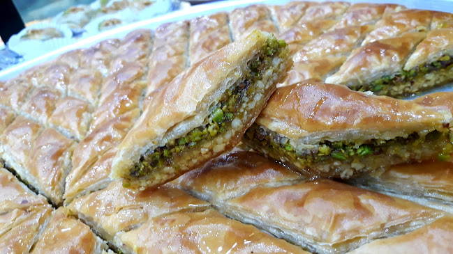 مخبز وحلويات القصر الشاميAl-Qasr Al-Shami Bakery and Sweets - Hospitality and gastronomy