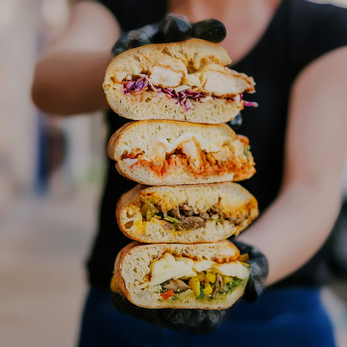 Comentarii opinii despre Gino's Deli Mirdif Dubai (Delivery Only)