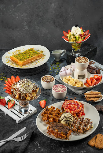 Crepeaholic Cafe - Hospitality and gastronomy