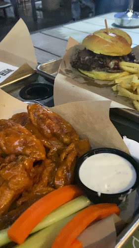Opinii despre Buffalo Wild Wings - JBR în Dubai - Hospitality and gastronomy