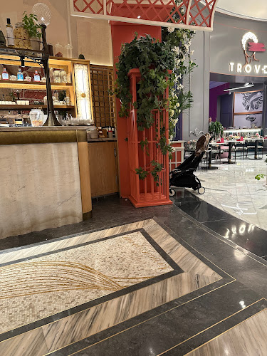 TDM GF 319, Dubai Mall - Dubai