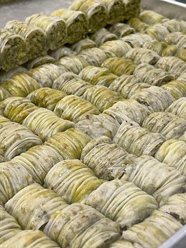 Al Zahiyah - E16 02 - Abu Dhabi