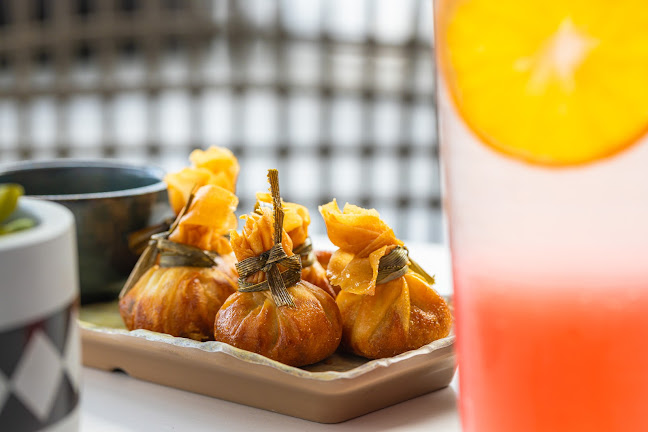 Orange Feels Bar and Shisha Lounge - Dubai