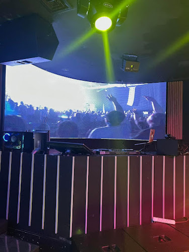 PWESTUHAN BAR - Dubai