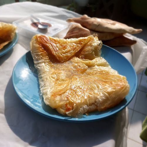 Comentarii opinii despre مخبز و حلويات قصر الحمرا Qaser al hamra sweets and bakery