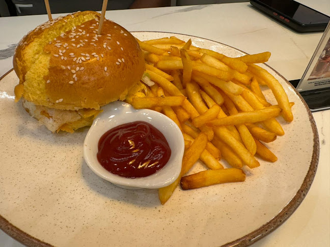 Opinii despre Molten Chocolate Cafe Dalma Mall în Abu Dhabi - Hospitality and gastronomy