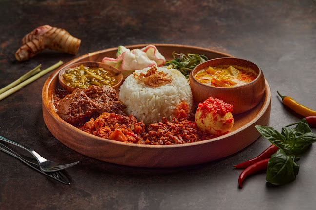 located by the lake, Lake Terrace Tower - Cluster D - Jumeirah Lake Towers - Dubai