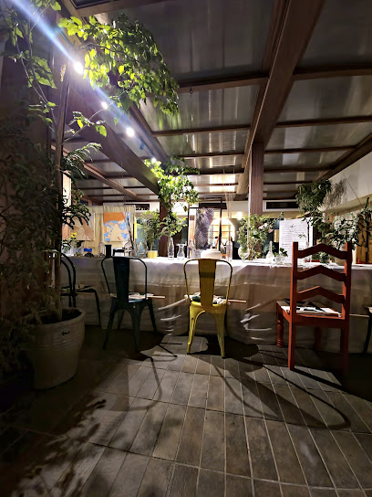 ديب - محمصة وكافيه | DEEP - Roastery & Cafe