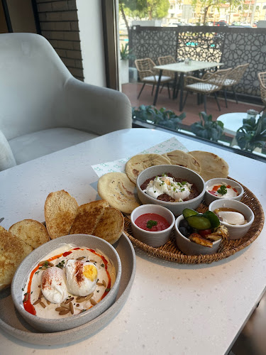 Opinii despre Rush - Al Bateen în Abu Dhabi - Hospitality and gastronomy