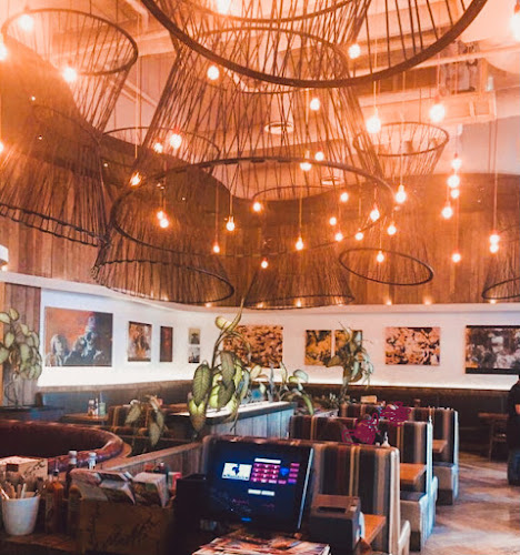 Nando's Al Zeina, Al Raha Beach - Hospitality and gastronomy