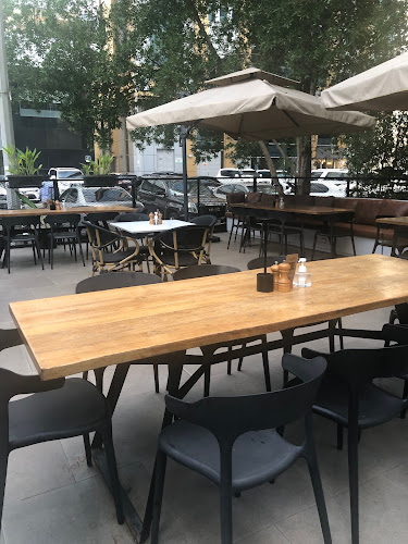 Social Restaurant - Abu Dhabi