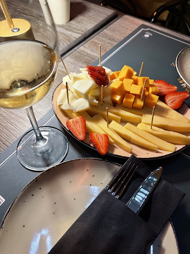 Opinii despre Crown & Lion The English Pub în Dubai - Hospitality and gastronomy