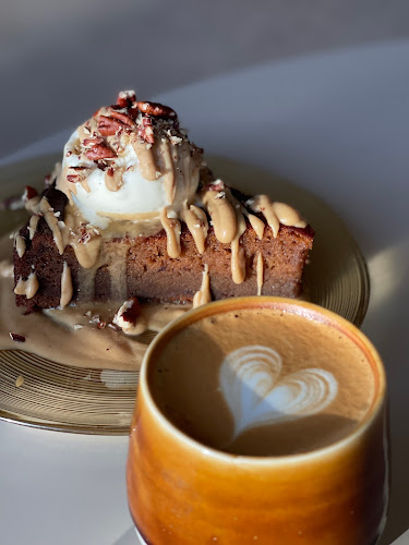 Opinii despre NOWHERE în Abu Dhabi - Hospitality and gastronomy