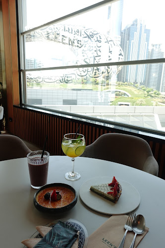 Comentarii opinii despre Leen's DIFC (Emirates Office Tower)