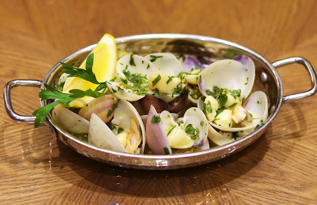 Opinii despre Algarve Restaurant în Dubai - Hospitality and gastronomy