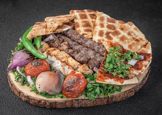 Opinii despre مطعم ومعجنات ومشاوي الحاره الشامية Al Hara Al Shamiya Restaurant and Grills în Abu Dhabi - Hospitality and gastronomy