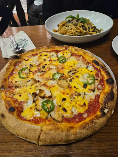 Urth Caffe - Hospitality and gastronomy