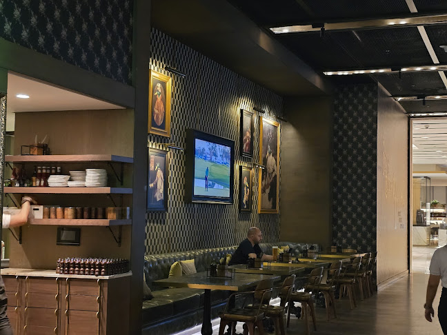 The Duck Hook - Dubai