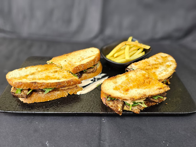 Opinii despre Lombardy Cafe în Abu Dhabi - Hospitality and gastronomy