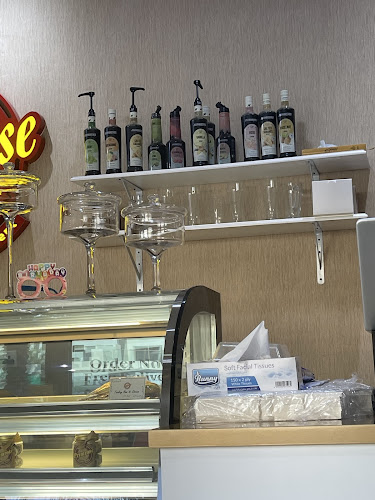 Opinii despre The Primrose Coffee shop (cakes) în Dubai - Hospitality and gastronomy