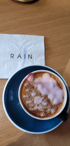 Comentarii opinii despre Rain Corniche