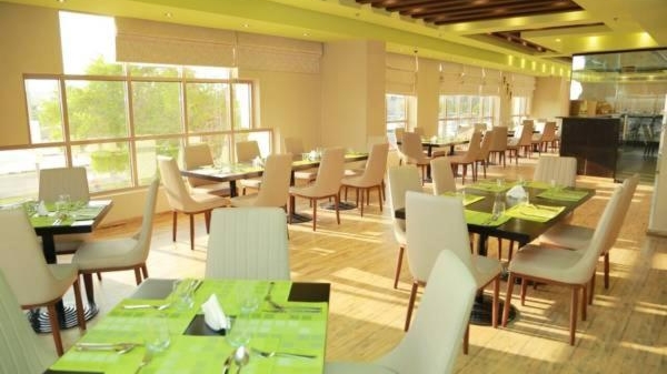 NAHAWAND RESTAURANT ROYAL VIEW HOTEL