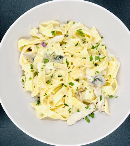 Comentarii opinii despre Chicago Pizza & More - Burjuman Mall Dubai | Best Pizza in Dubai