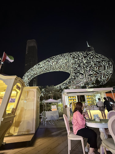 Emirates Towers - Plaza Terrace - Jumeirah - Dubai