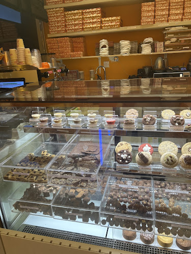 Opinii despre كوكيز بريك للحلويات Cookies Break Sweets în Abu Dhabi - Hospitality and gastronomy