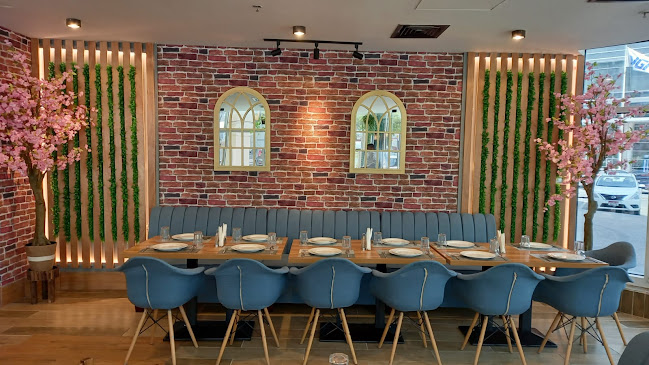 Dubai National Insurance Building - Aligarh Chef Restaurant Ground Floor - behind Day To Day - Deira - Dubai