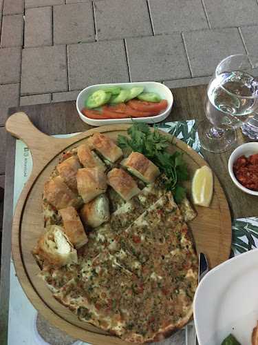 Opinii despre Otantik Café & Restaurant - TCA Branch în Abu Dhabi - Hospitality and gastronomy