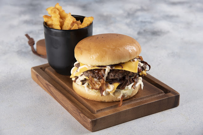 Juicy Joint Restaurant - Hospitality and gastronomy