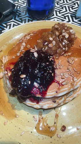 Giraffe World Kitchen - Dubai