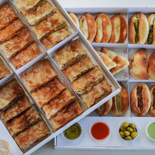 Khafayef pastry Khalifa A - خفايف للفطائر خليفة أ - Abu Dhabi