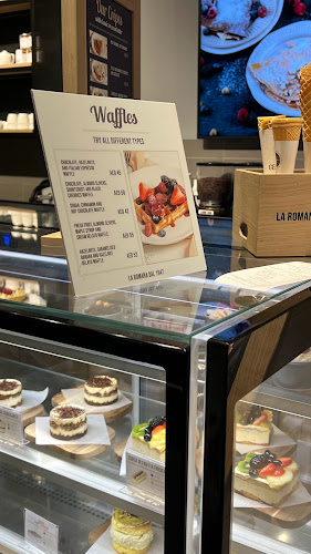 447Q+CQ Palm Jumeirah, Nakheel Mall - The Palm Jumeirah - Dubai