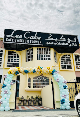 LEE CAKE CAFE SWEETS AND FLOWER