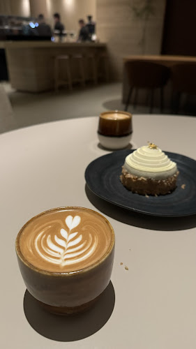 Opinii despre NOWHERE în Abu Dhabi - Hospitality and gastronomy