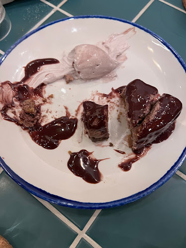 Comentarii opinii despre Neighborhood Café & Bar