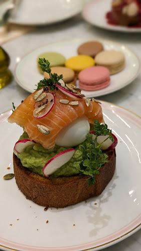 Ladurée Dubai Mall Extension - Hospitality and gastronomy