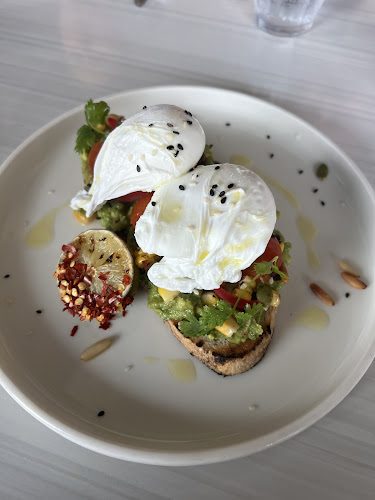 Opinii despre The bench în Abu Dhabi - Hospitality and gastronomy